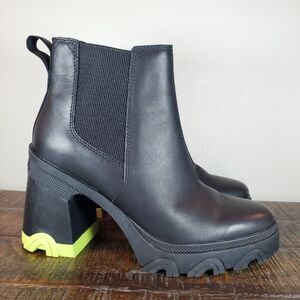 Sorel Brex Chelsea Heeled Womens Size 6.5 Waterproof Pull On Boots Black Green